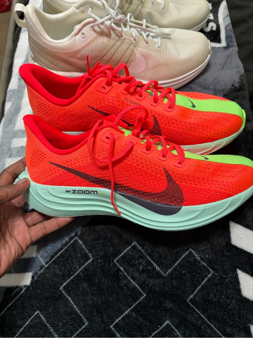 Nike Zoom Pegasus Plus Flyknit Running Shoes - Bright Red & Mint Green